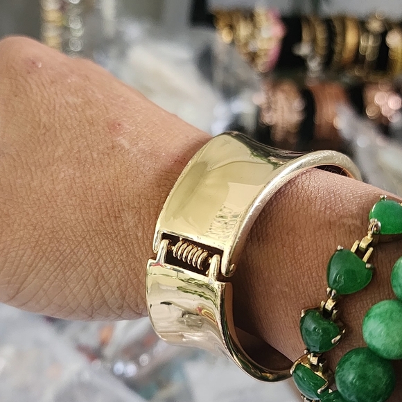 Gold Asymmetrical Wide Clamper Hinge Bracelet - Picture 6 of 8